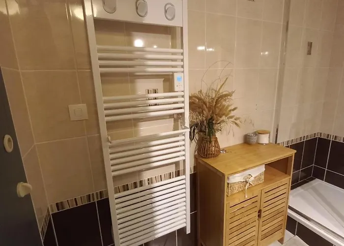 Pamplemousse 3 - Vue Et Piscine, Proche Golf Appartement